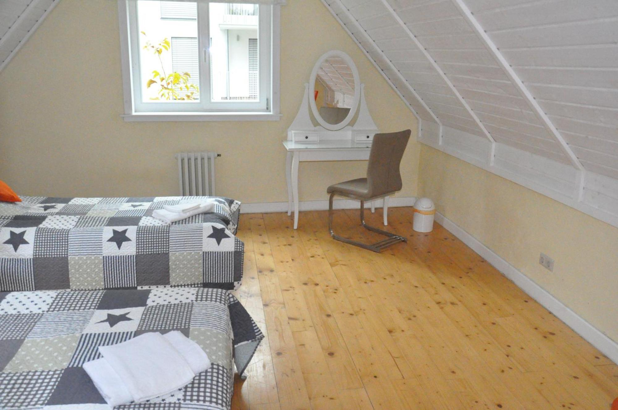 House Near To Schoenbrunn - Free Parking - 24-7 Check In - 8 Person * Vídeň